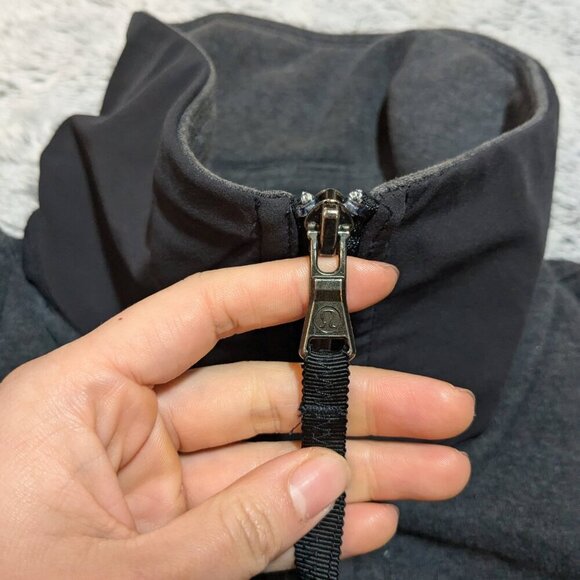 Lululemon En Route Gray Black Jacket Back Zipper Size 2 - Picture 9 of 9
